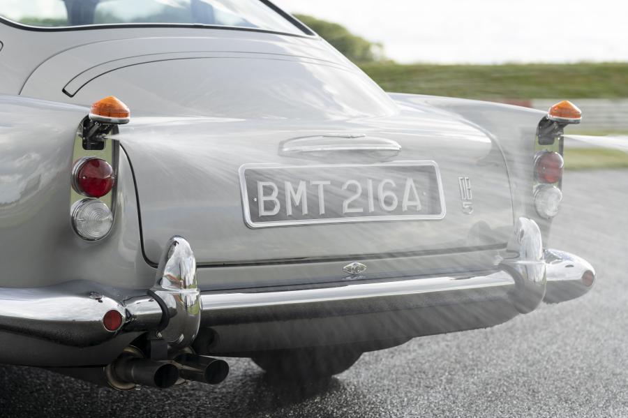 Детали экстерьера Aston Martin DB5 Goldfinger Continuation 2020 года  (фото 19 из 40)